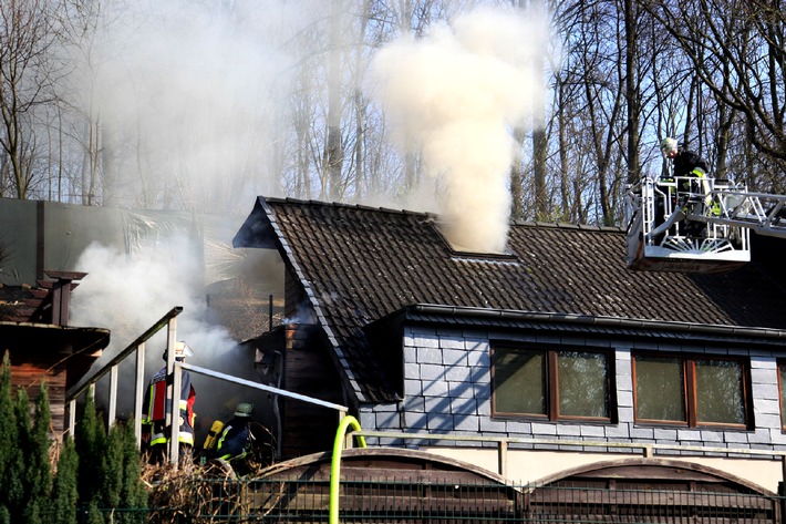 FW-E: Feuer in Wohnhaus, niemand verletzt