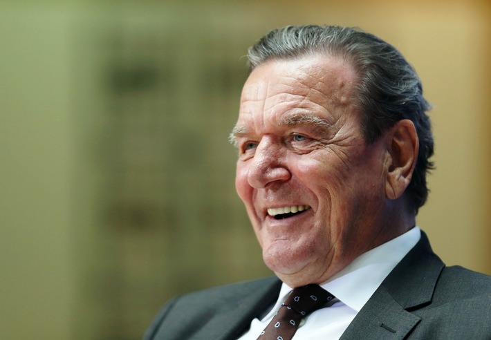 Gerhard Schröder im ZDF: Agenda 2010 nicht rückgängig machen /  &quot;ZDFzeit&quot;-Doku &quot;Mensch Schröder&quot; über den Altkanzler, der noch polarisiert (FOTO)