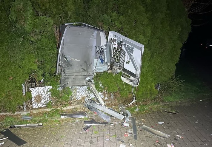 POL-MI: Zigarettenautomat gesprengt - Polizei sucht Zeugen