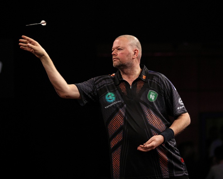 Raymond van Barneveld neues Testimonial für BET90 / Wettanbieter sponsert niederländische Darts-Legende