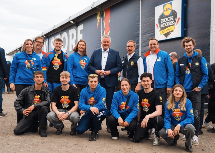 Rock am Ring: Ministerpräsident Schnieder besucht den Lidl Rock Store / Starker Partner für Rheinland-Pfalz: Lidl setzt auf exzellente Ausbildung
