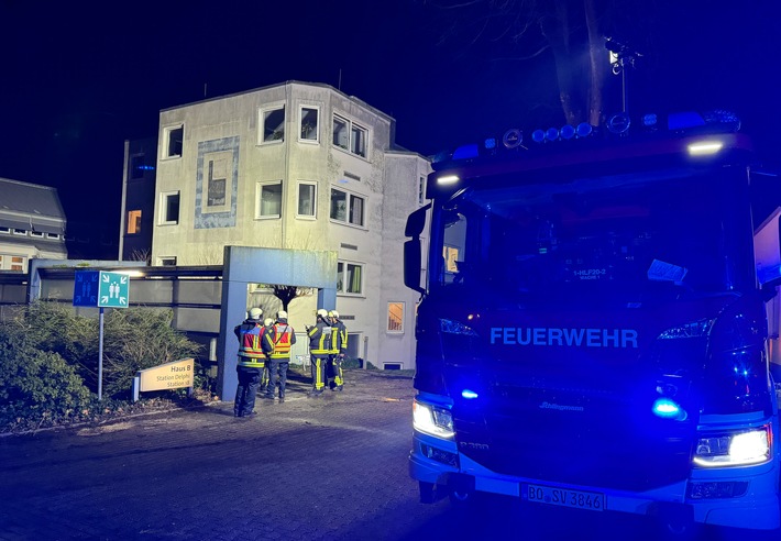 FW-BO: Brand im Martin-Luther-Krankenhauses - Eine Person lebensgefährlich, sechs weitere leicht verletzt