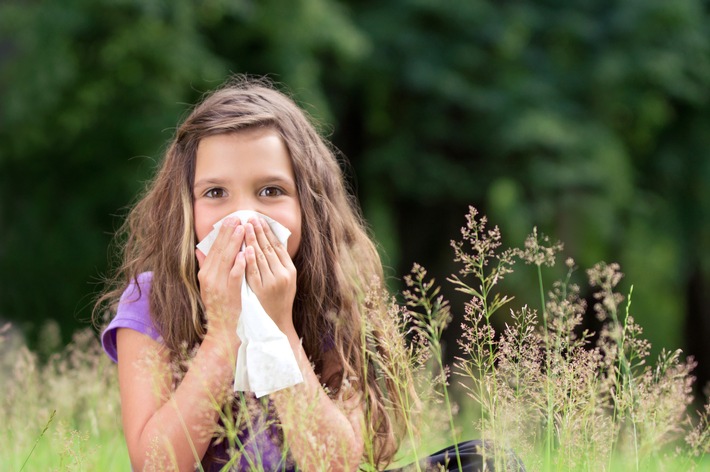 Gräserpollen-Saison auf dem Höhepunkt: Wie Kinder gut geschützt bleiben