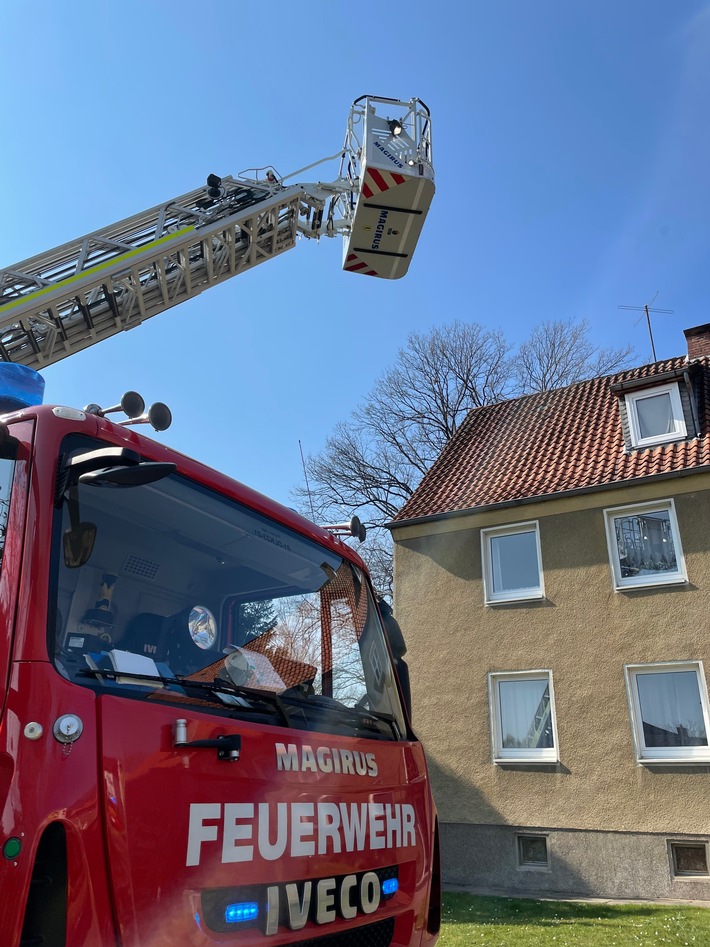 FW Lage: Feuer 3 / Küchenbrand im Mehrfamilienhaus - 23.03.2022 - 13:08 Uhr