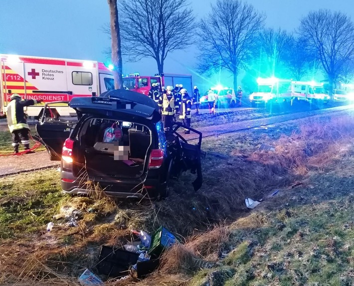POL-STD: Schwerer Verkehrsunfall in Drochtersen-Ritsch - 15-Jährige tödlich verletzt