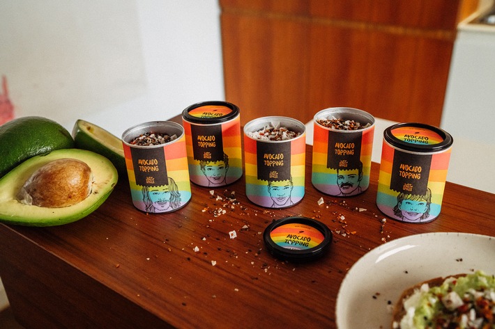 Just Spices feiert eine bunte Gesellschaft und launcht eine Pride Edition des Avocado Toppings