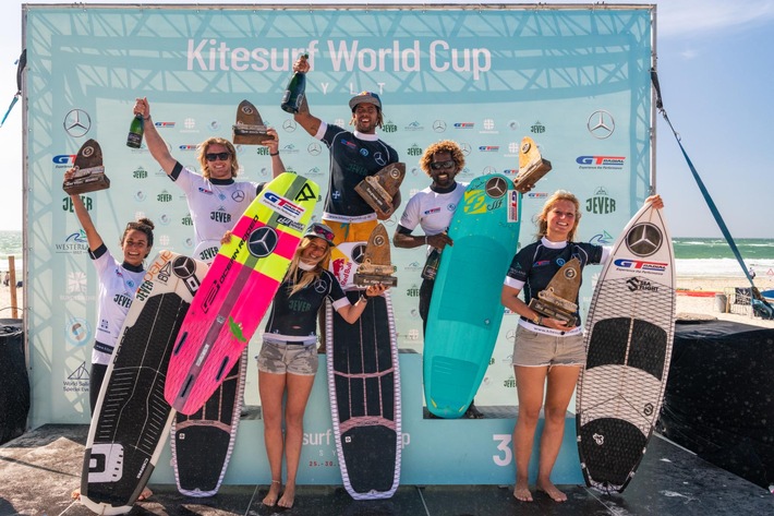 Erfolreiche Premiere des Kitesurf World Cup auf Sylt. Susanne Schwarztrauber sichert sich den Dritten Platz.