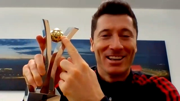 SPORT BILD-Award "Star des Jahres" für Robert Lewandowski / Ehrung durch Uschi Müller: "Robert ist für mich der Athlet, Gerd war der Artist!"