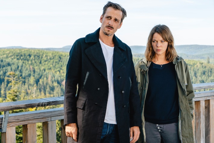 ZDF dreht zweiteiligen Schwarzwaldkrimi mit Jessica Schwarz und Max von Thun (FOTO)