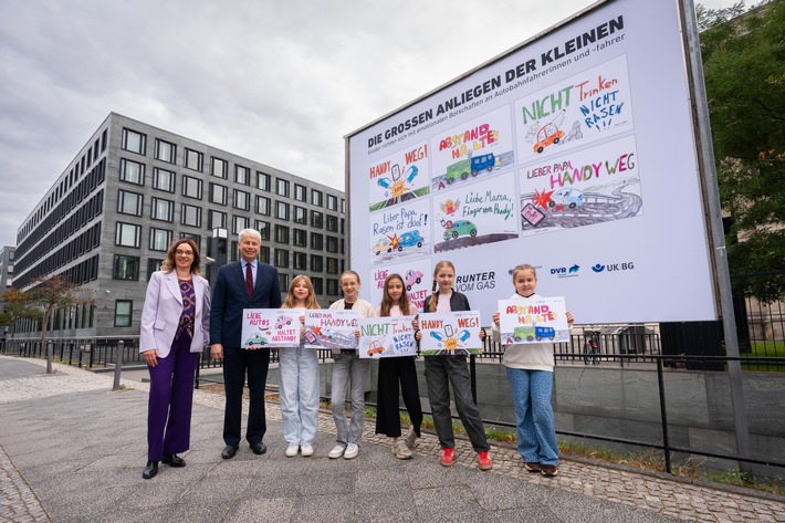 Die großen Anliegen der Kleinen: Kinder zeichnen die neuen Autobahnplakate