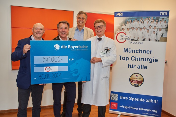 Blau und Rot für einen Tag vereint: Die Bayerische und Friends sammeln 50.000 Euro für den Kampf gegen Krebs