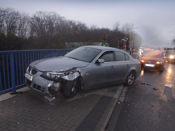 POL-DN: Unfall im Berufsverkehr