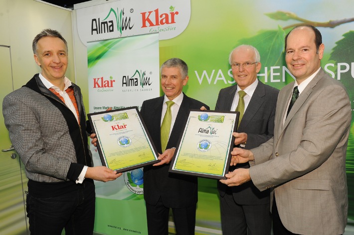 AlmaWin und KLAR erhalten als eine der ersten deutschen Marken der Wasch- und Reinigungsmittelbranche die Auszeichnung &quot;GREEN BRAND Germany&quot; (BILD)