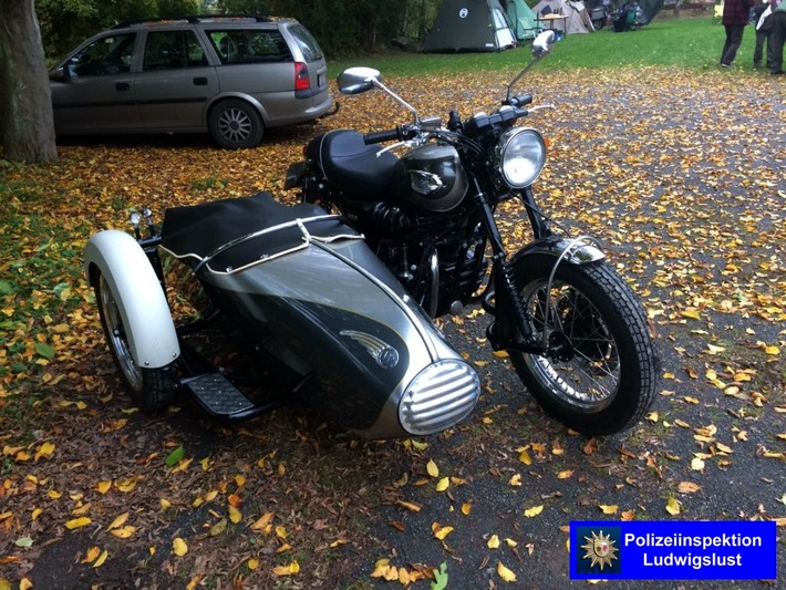 POL-LWL: Polizei bittet um Hinweise zu gestohlenem Motorrad mit Beiwagen