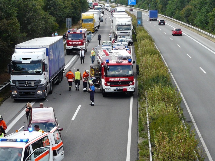 POL-WL: Reifenpanne auf der A 39 endet tödlich