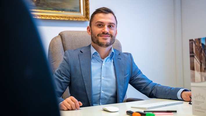 Warum viele Pflegeleistungen ungenutzt bleiben: Maxim Dorn von der ADG Seniorenservice GmbH über Fehlannahmen, Pflegegeld-Logik und verschenktes Potenzial