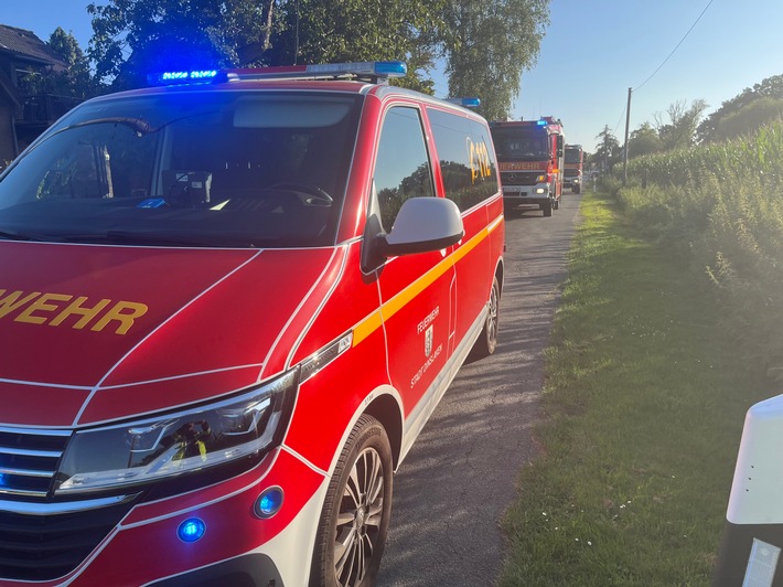 FW Dinslaken: Garagenbrand