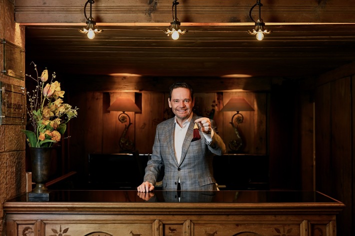 Gstaad Palace: Andrea Scherz festeggia il suo 30° anniversario in casa