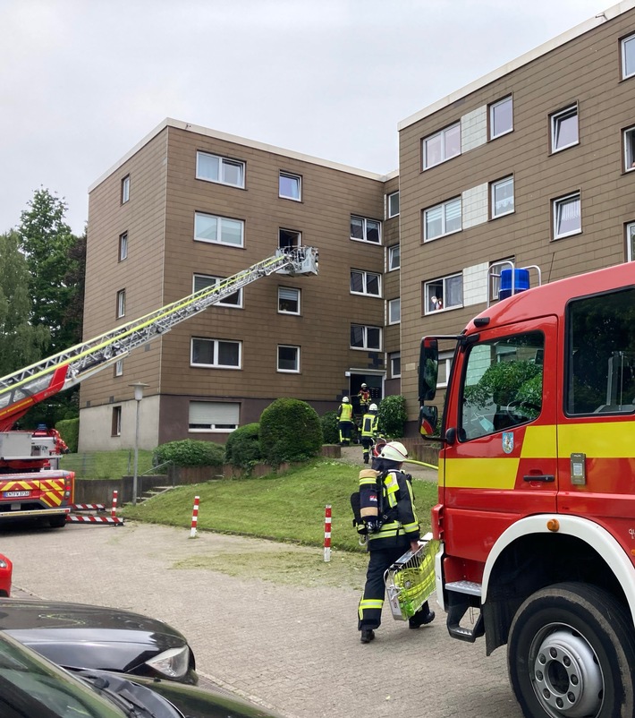 FW-EN: Brand einer Dunstabzugshaube und fünf First-Responder-Einsätze