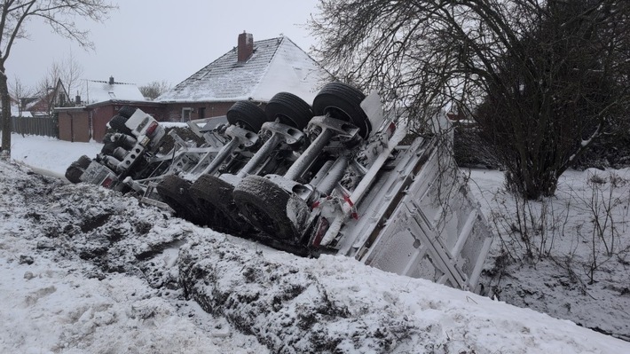 POL-CUX: Zweite Zwischenbilanz zur Wetterlage und dem Verkehrsunfallgeschehen innerhalb der Polizeiinspektion Cuxhaven (Foto im Anhang)