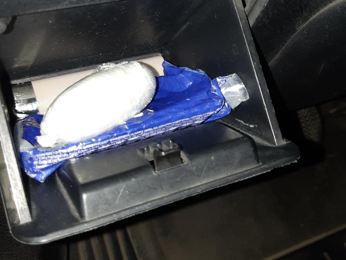 Bundespolizeidirektion München: Drogenkurier auf der Fahrt durch das Allgäu geschnappt/ Bundespolizei beschlagnahmt Kokain-Bodypack