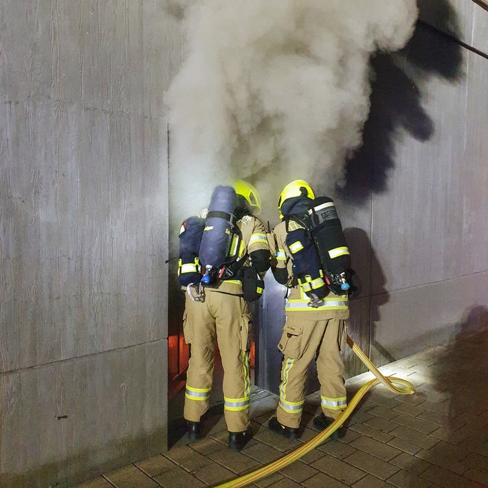 FW Konstanz: Brand in einem Mehrfamilienhaus