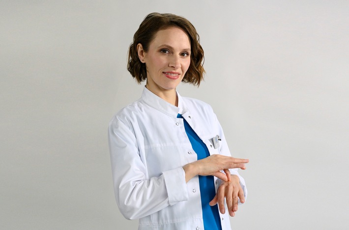 &quot;In aller Freundschaft - Die jungen Ärzte&quot;: Kassandra Wedel spielt die gehörlose Chirurgin Dr. Alica Lipp