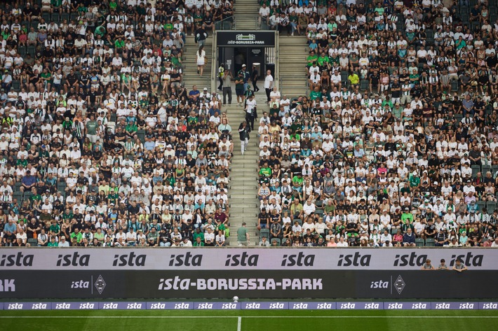 Anpfiff für den ista-Borussia-Park: Über 50.000 Fans feiern Saisonauftakt