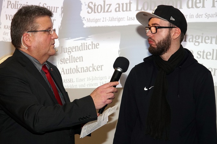 POL-KS: Mutiger Kasseler in Vorauswahl für den XY-Preis im ZDF, am Mittwoch im Fernsehen:
28-Jähriger wurde im Januar bereits mit der Kasseler Polizeimedaille ausgezeichnet