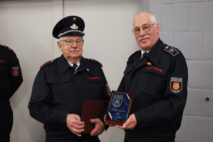 FW-KLE: Heinrich Hartmann 50 Jahre aktiv im Spielmannszug Reichswalde der Feuerwehr Kleve