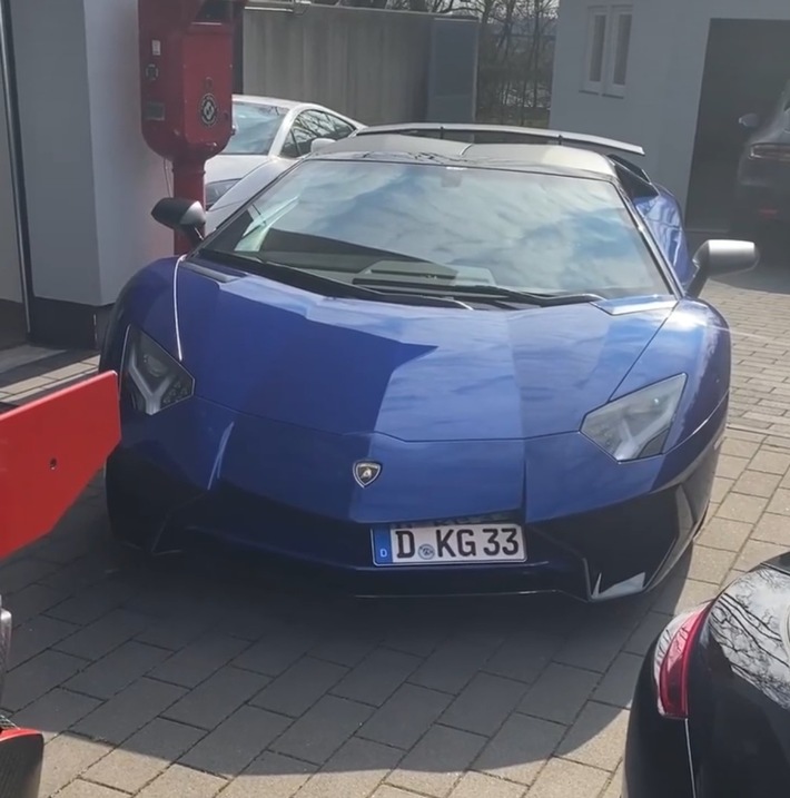 POL-E: Mülheim an der Ruhr: Lamborghini aus Garage gestohlen - Polizei bittet um Hinweise - FOTOFAHNDUNG