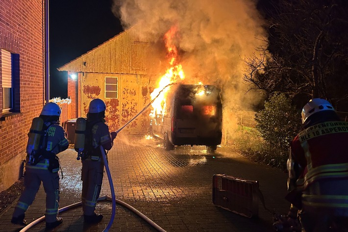 Feuerwehr Goch: Feuerwehr verhindert Gebäudebrand