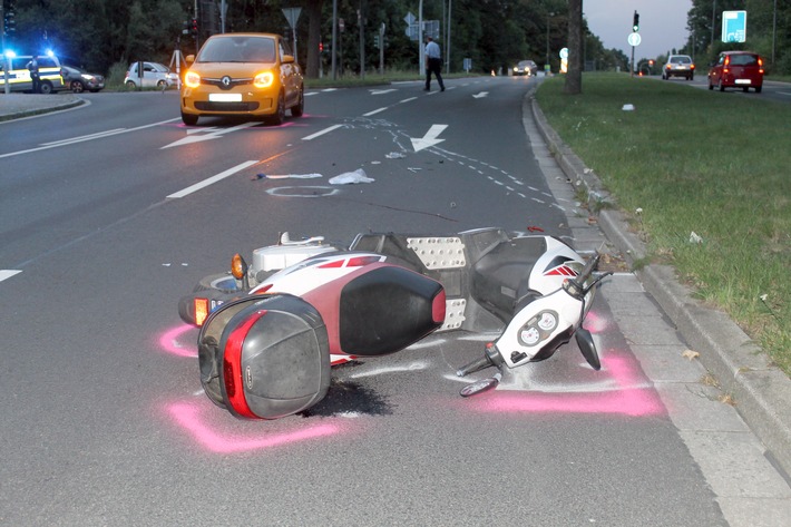 POL-BO: Rollerfahrer (66) bei Unfall schwer verletzt