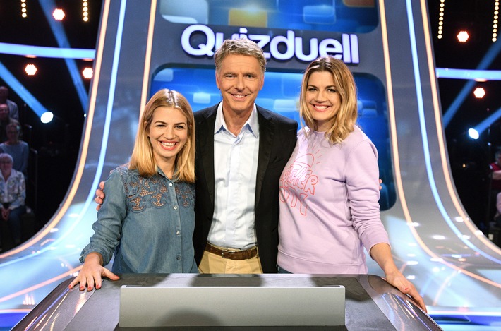 Das Erste / GZSZ-Stars Susan Sideropoulus und Nina Bott beim &quot;Quizduell-Olymp&quot; mit Jörg Pilawa am Freitag, 8. Mai 2020, 18:50 Uhr im Ersten