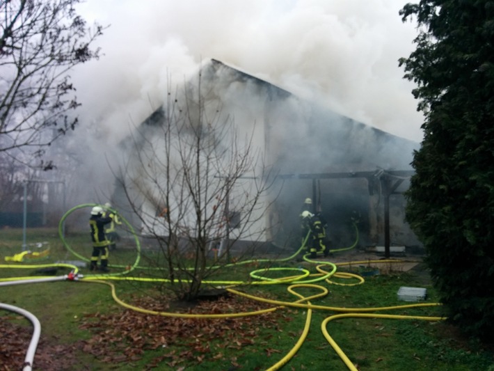 POL-PPRP: Brand in Mehrfamilienhaus