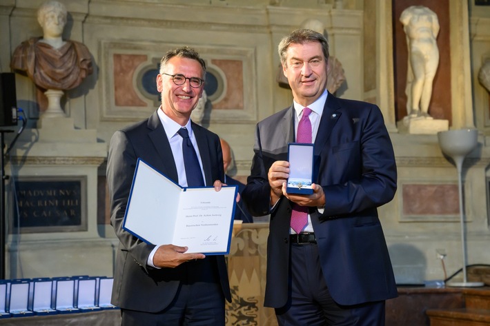 Prof. Dr. Achim Jockwig vom Klinikum Nürnberg erhält den Bayerischen Verdienstorden