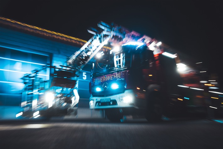 FFW Schwalmtal: Feuerwehr verhindert Brandausbreitung