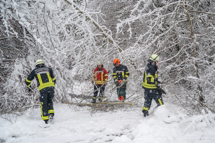 KFV Bodenseekreis: Schneefall am Bodensee verursacht hohe Anzahl an Feuerwehreinsätzen