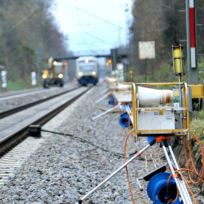 BPOL-KS: Rottenwarnanlage von Gleisbaustelle gestohlen - Bundespolizei ermittelt