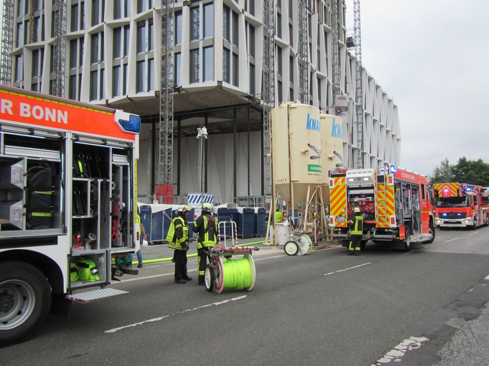 FW-BN: Brand in Hochhaus am Bundeskanzlerplatz - 9 verletzte Personen