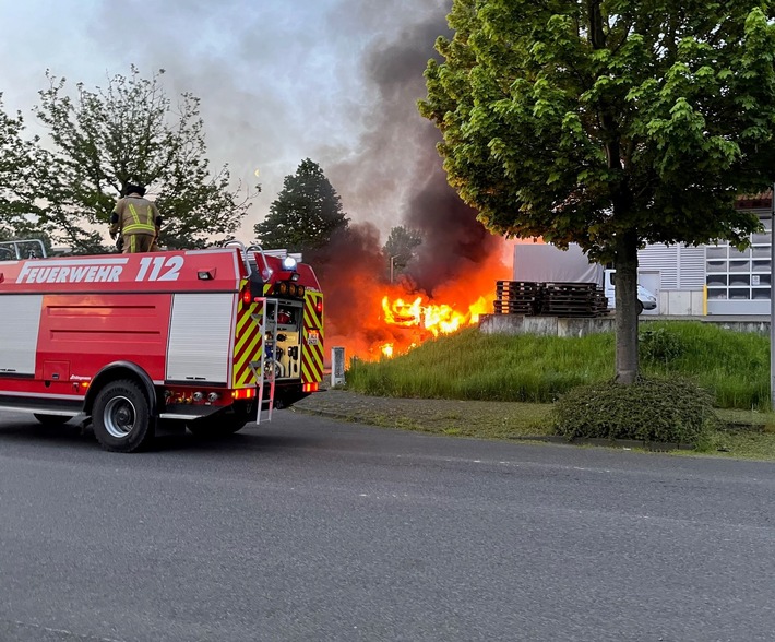 POL-AC: Busse brennen in Alsdorf - Ursache noch unklar