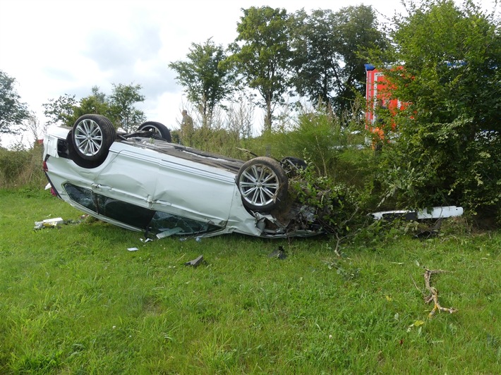 POL-GM: Auto landete auf dem Dach