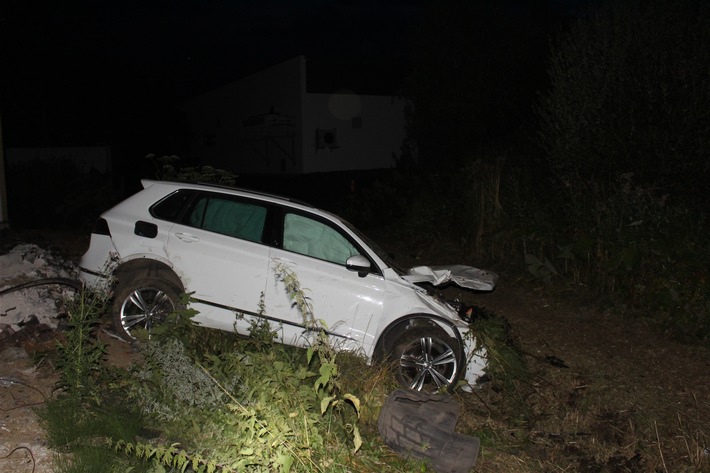 POL-VIE: Kempen-Tönisberg: Drei Verletzte nach Verkehrsunfall-Fahrer betrunken
