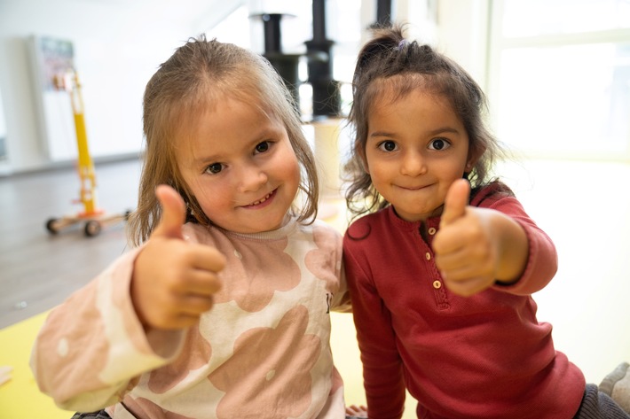 Licht an für die frühe Bildung / 30 Kitas und Bündnisse nominiert für Deutschen Kita-Preis 2026