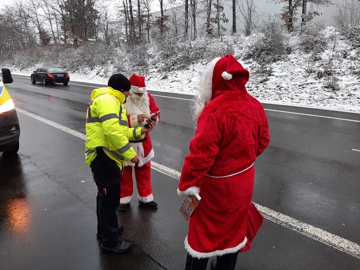 POL-MK: Lkw-Durchfahrts- + Tempokontrollen - Nikolaus im Doppelpack