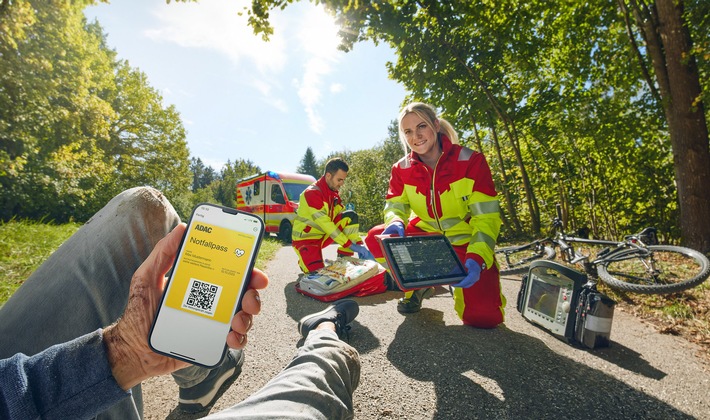 Zum Tag des Notrufs am 11. Februar / Der ADAC Notfallpass erleichtert die Rettung / Im Ernstfall entscheiden Minuten: Daten aus dem digitalen Notfallpass können Rettungsmaßnahmen beschleunigen