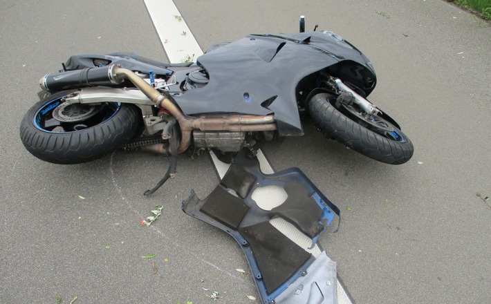 POL-STD: 45 -jähriger Motorradfahrer bei Unfall auf der Autobahn 26 schwer verletzt