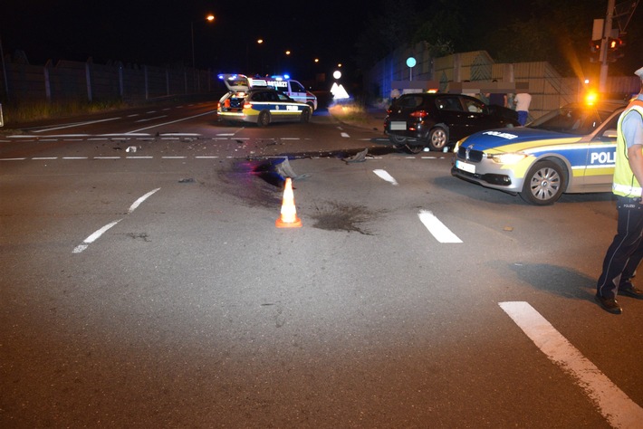 POL-HF: Verkehrsunfall mit Verletzten  -
Unaufmerksamer Fahrer überfährt rote Ampel