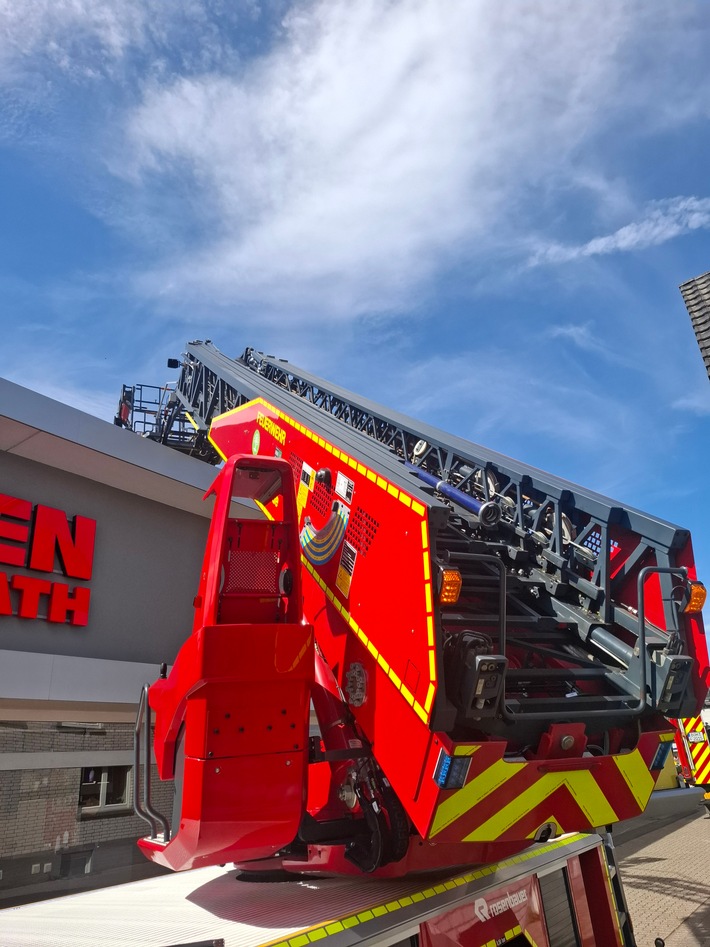 FW Bocholt: Entstehungsbrand in Gewerbeobjekt