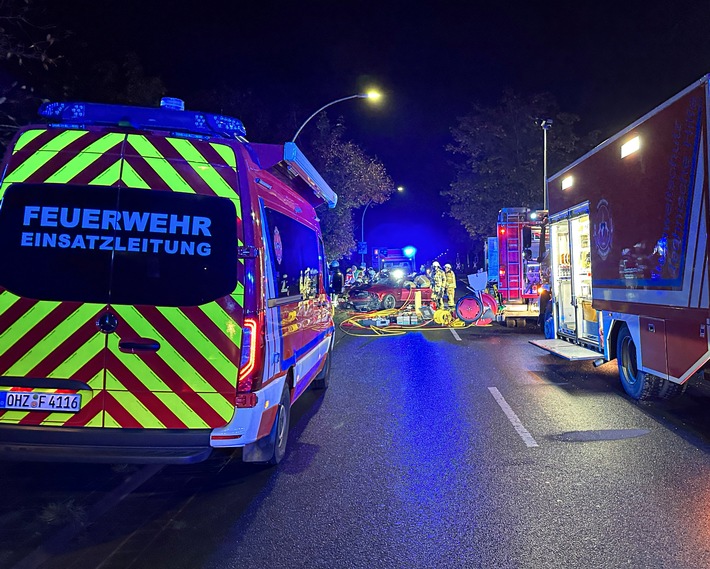 FW Osterholz-Scharm.: Schwerer Verkehrsunfall mit eingeklemmter Person